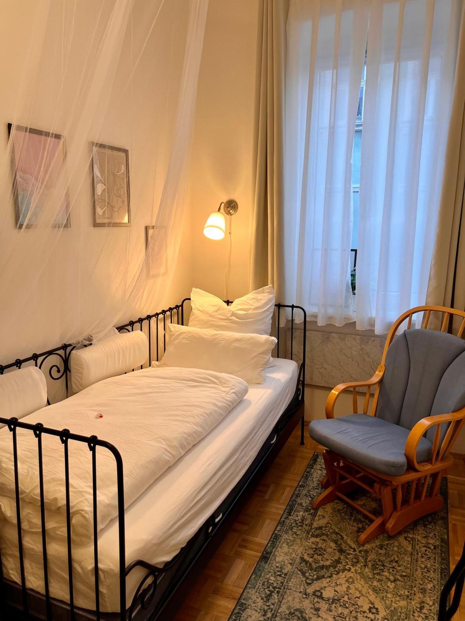Blick Ins Gruene Apartment
