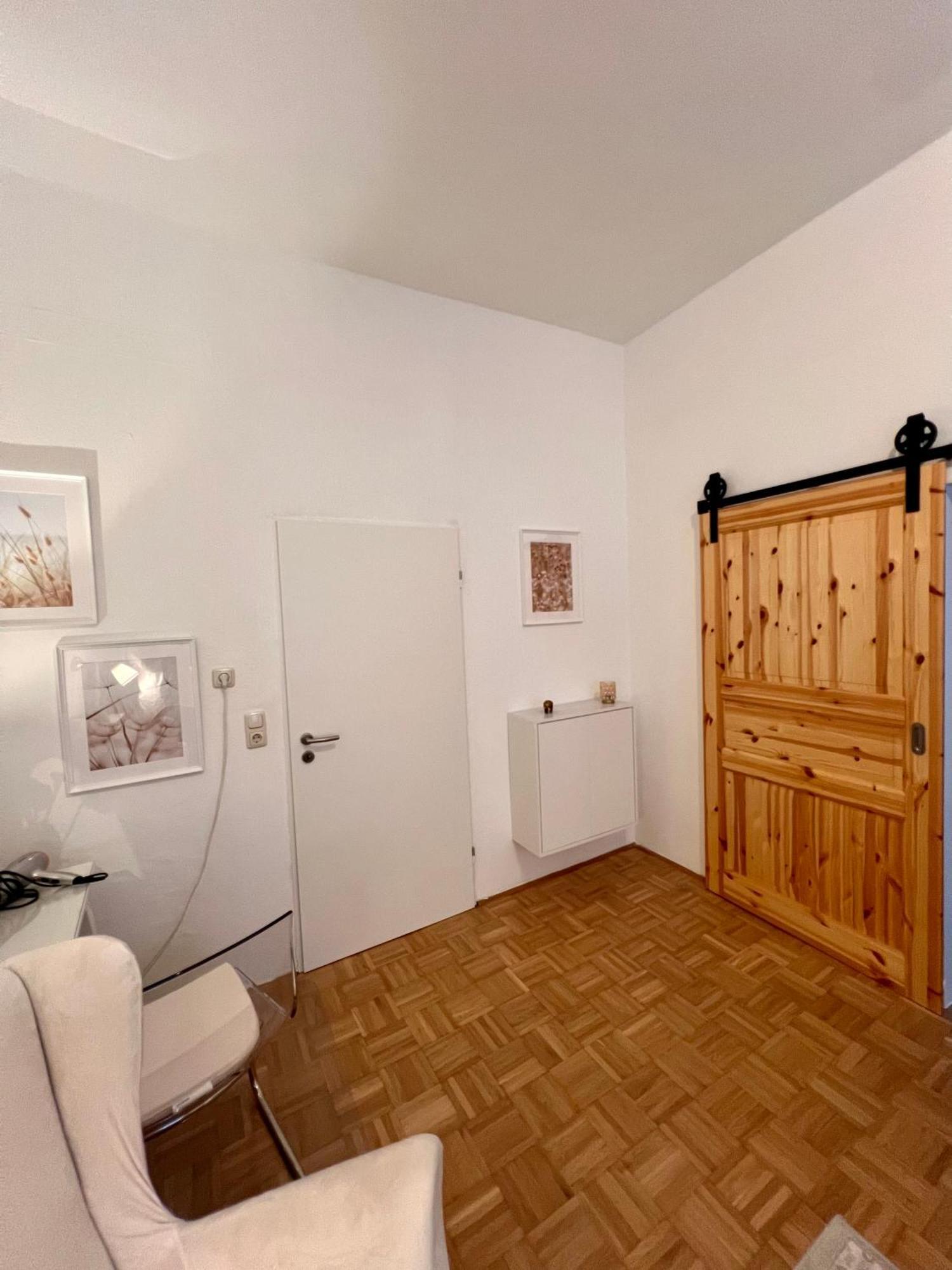 Blick Ins Gruene Apartment *